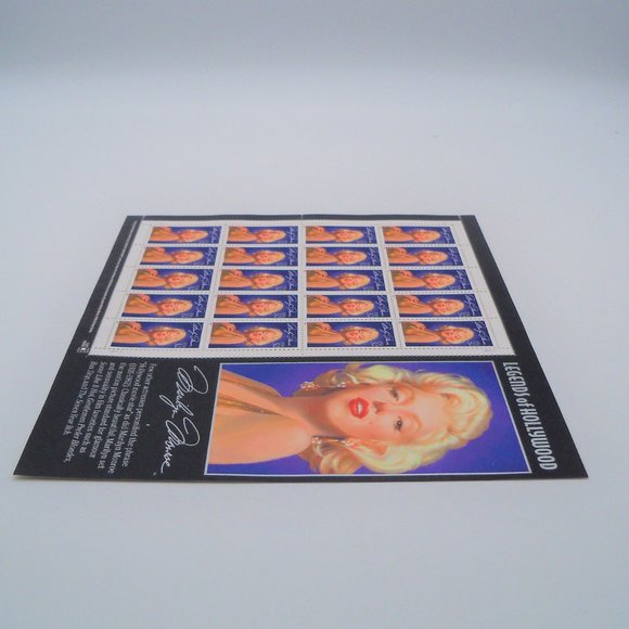 Marilyn Monroe Legend of Hollywood 1995 32 cent Stamp Sheet - Picture 8 of 9